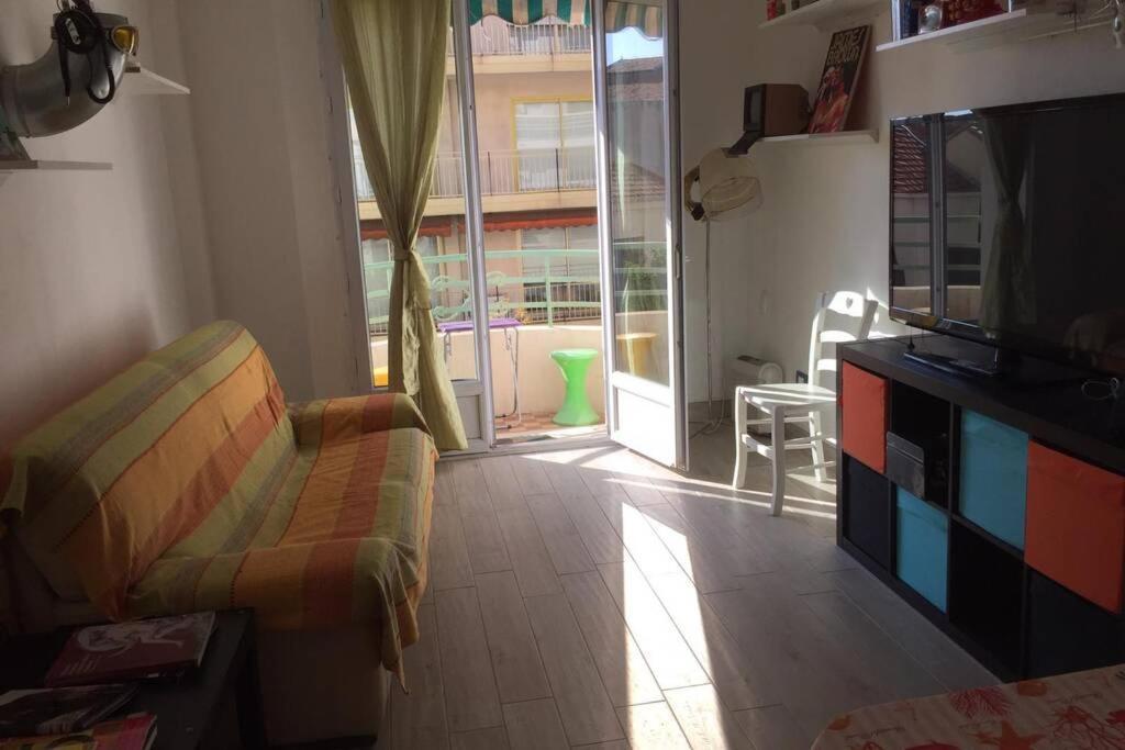 Grand F2 60Mq Centre Antibes, Proche Plages, Commerces, 2 Balcons, Parking, Train, Bus, Deco Vintage, Pet Friendly, Ideal Famille Ou 1-2 Couples Exteriér fotografie