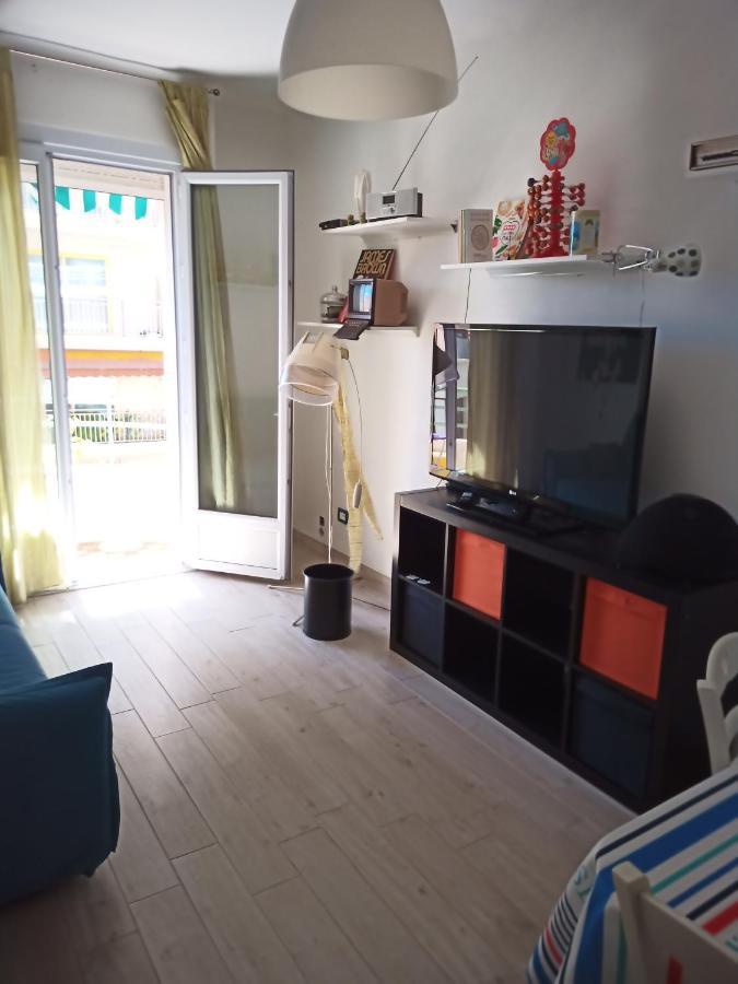 Grand F2 60Mq Centre Antibes, Proche Plages, Commerces, 2 Balcons, Parking, Train, Bus, Deco Vintage, Pet Friendly, Ideal Famille Ou 1-2 Couples Exteriér fotografie