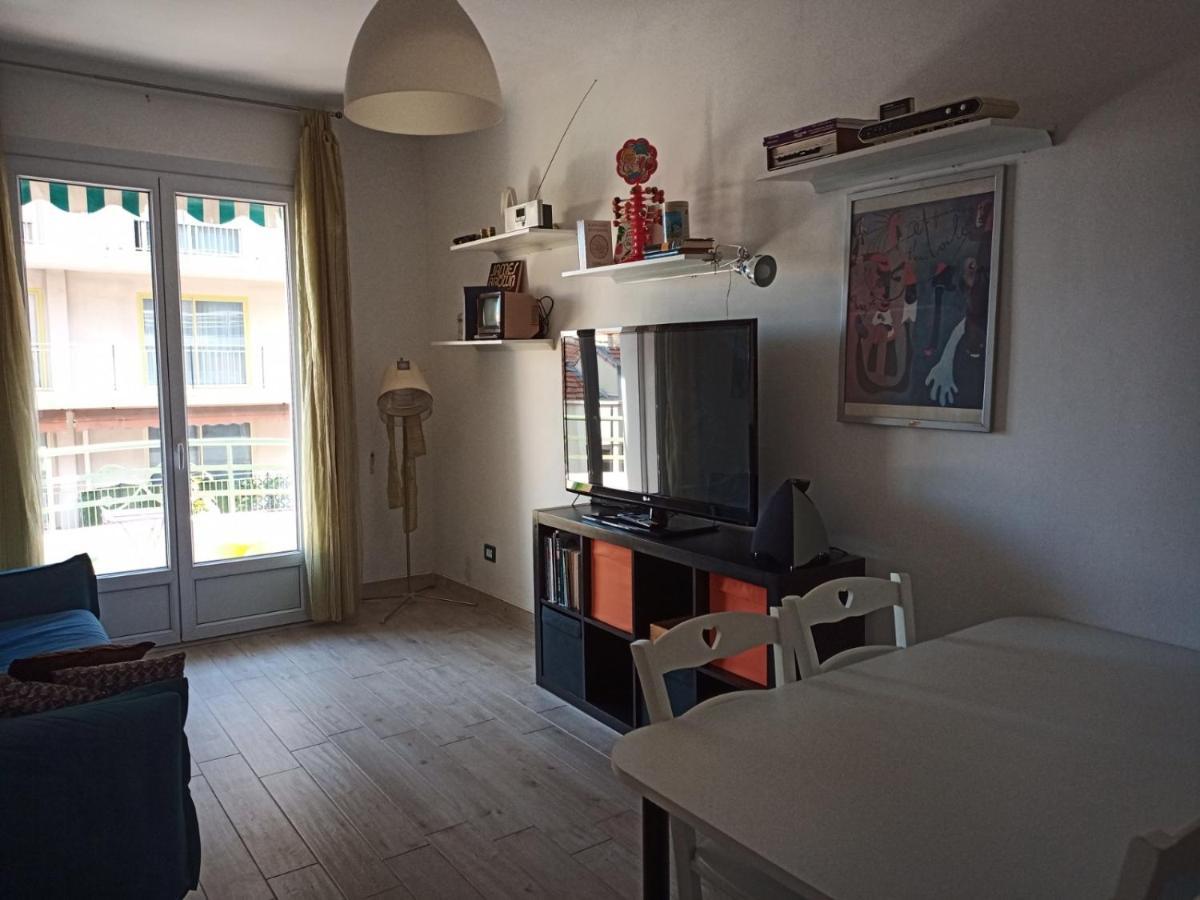 Grand F2 60Mq Centre Antibes, Proche Plages, Commerces, 2 Balcons, Parking, Train, Bus, Deco Vintage, Pet Friendly, Ideal Famille Ou 1-2 Couples Exteriér fotografie