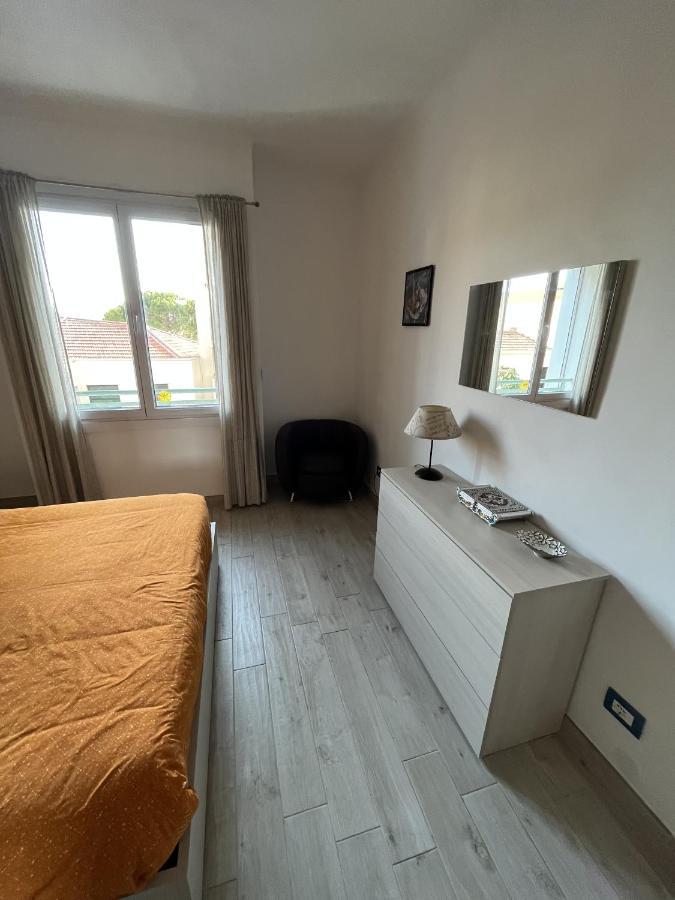 Grand F2 60Mq Centre Antibes, Proche Plages, Commerces, 2 Balcons, Parking, Train, Bus, Deco Vintage, Pet Friendly, Ideal Famille Ou 1-2 Couples Exteriér fotografie