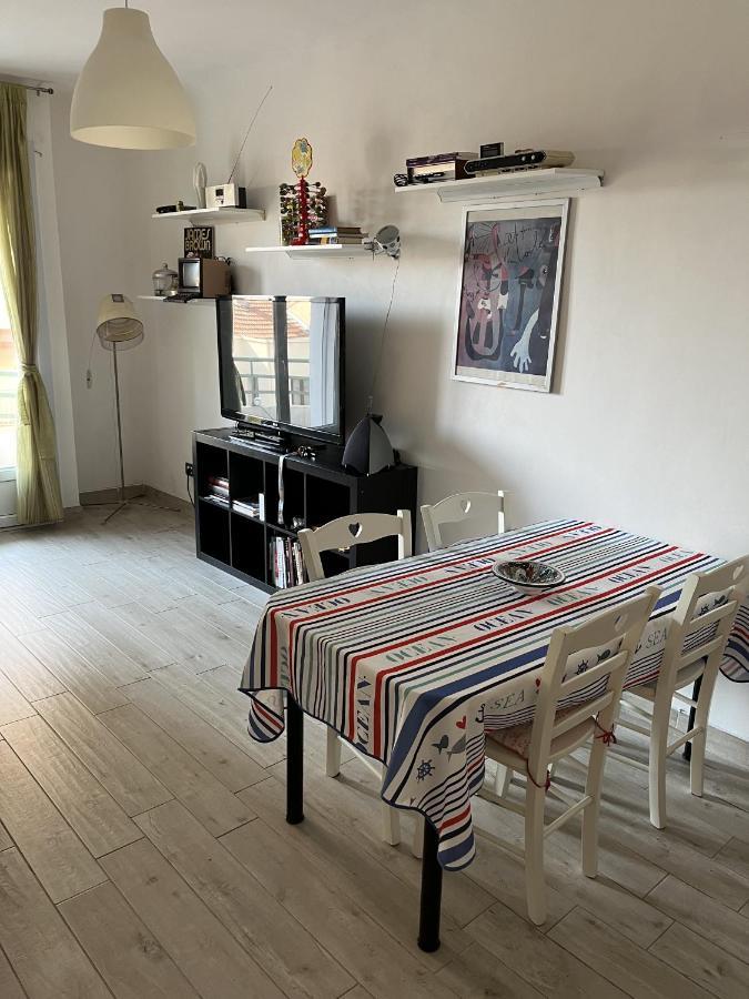 Grand F2 60Mq Centre Antibes, Proche Plages, Commerces, 2 Balcons, Parking, Train, Bus, Deco Vintage, Pet Friendly, Ideal Famille Ou 1-2 Couples Exteriér fotografie